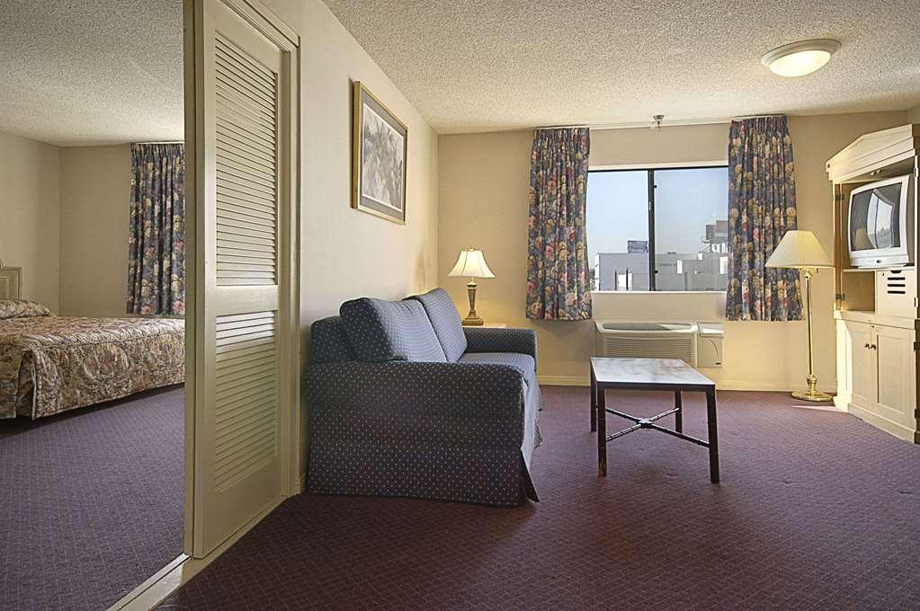 Ramada By Wyndham Los Angeles/Wilshire Center Εξωτερικό φωτογραφία