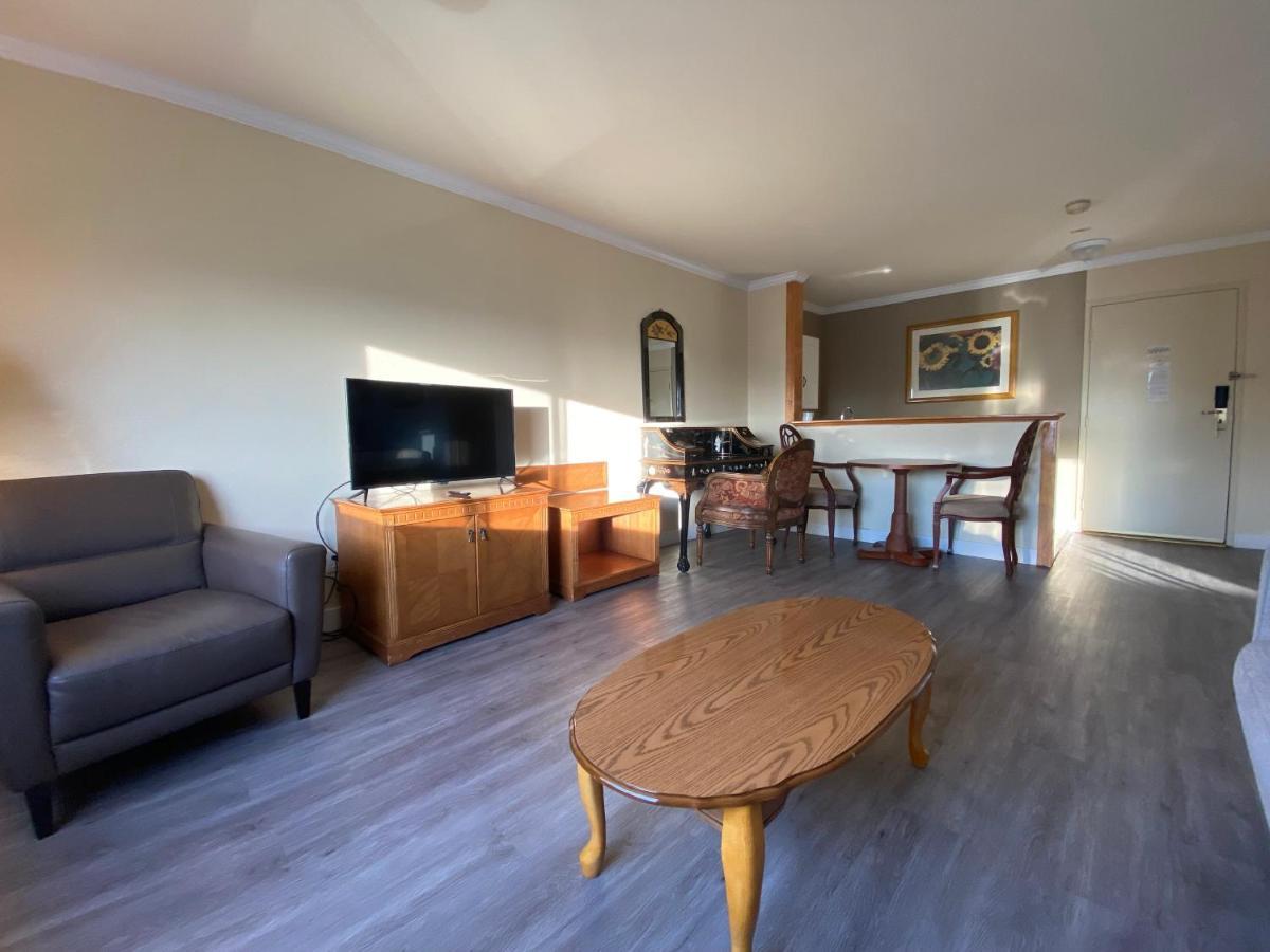 Ramada By Wyndham Los Angeles/Wilshire Center Εξωτερικό φωτογραφία
