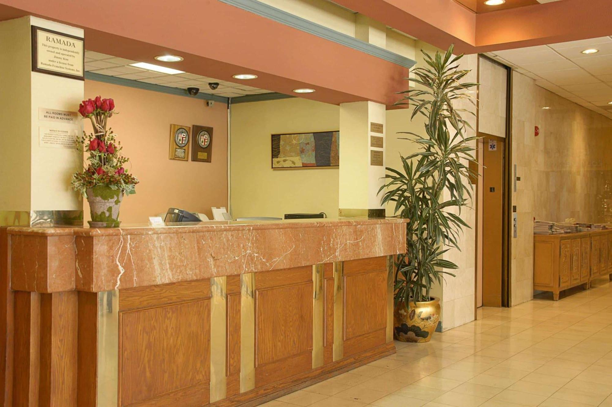 Ramada By Wyndham Los Angeles/Wilshire Center Εξωτερικό φωτογραφία