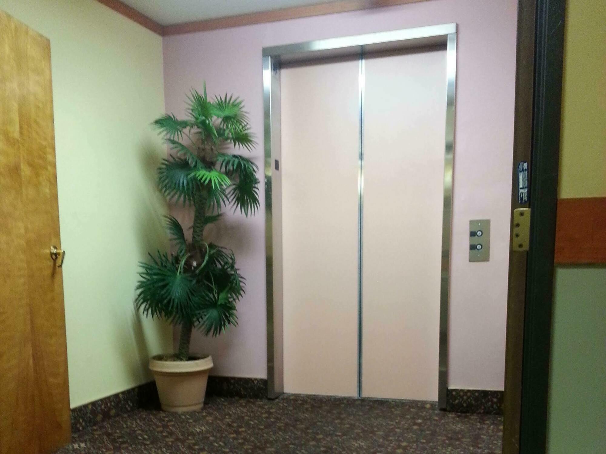 Ramada By Wyndham Los Angeles/Wilshire Center Εξωτερικό φωτογραφία